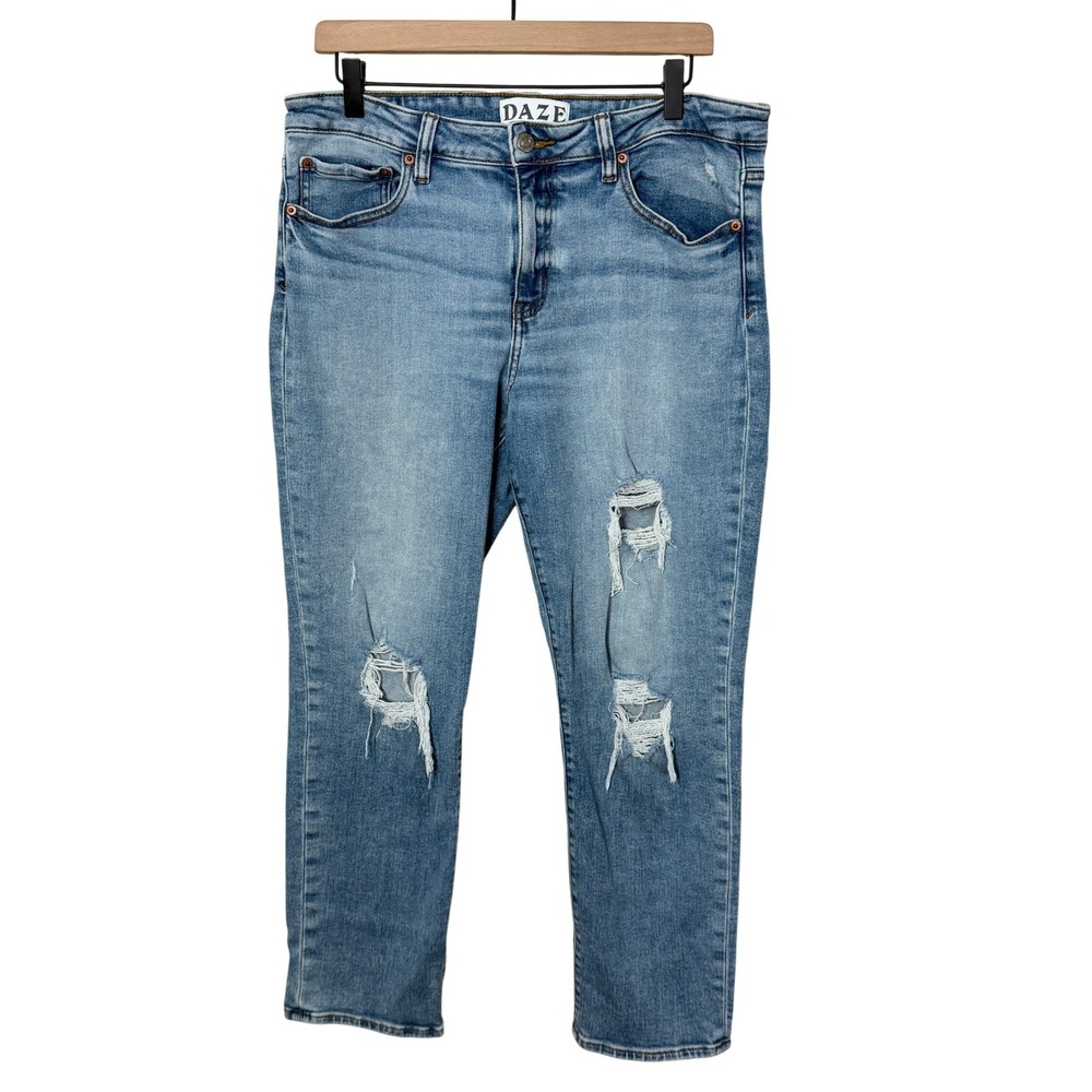 DAZE Womens‎ Jeans Size 31 Hug Light Wash Distressed Ripped Denim
